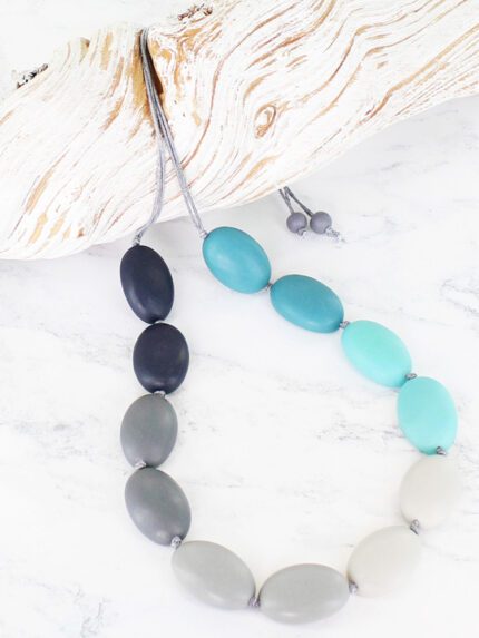 BB6103BLU LONG TONAL RESIN PEBBLE NECKLACE