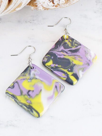 JP1304PU MARBLED RESIN EARRINGS