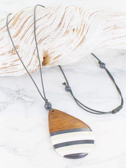JP6100GY RESIN & WOOD TEARDROP PENDANT NECKLACE